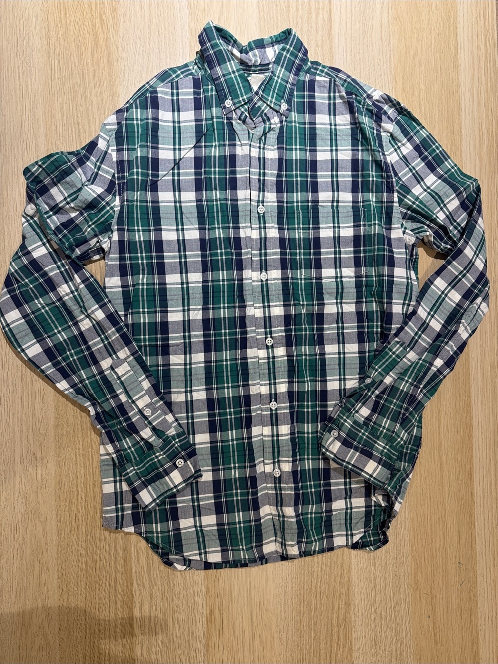 Boys size 16 Green & Navy Plaid Button-Down Shirt